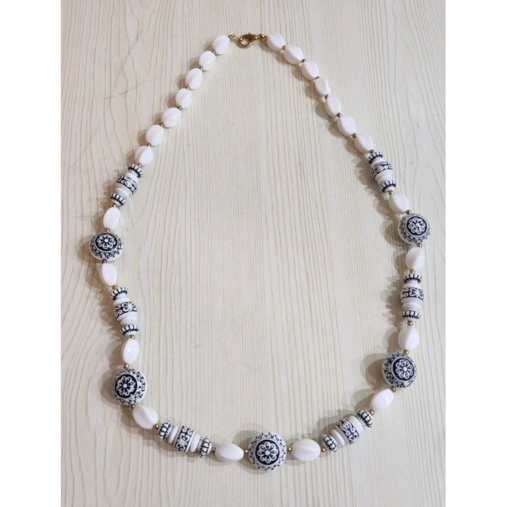 Vintage White Navy Blue Floral Molded Plastic Bead Long Necklace 28"